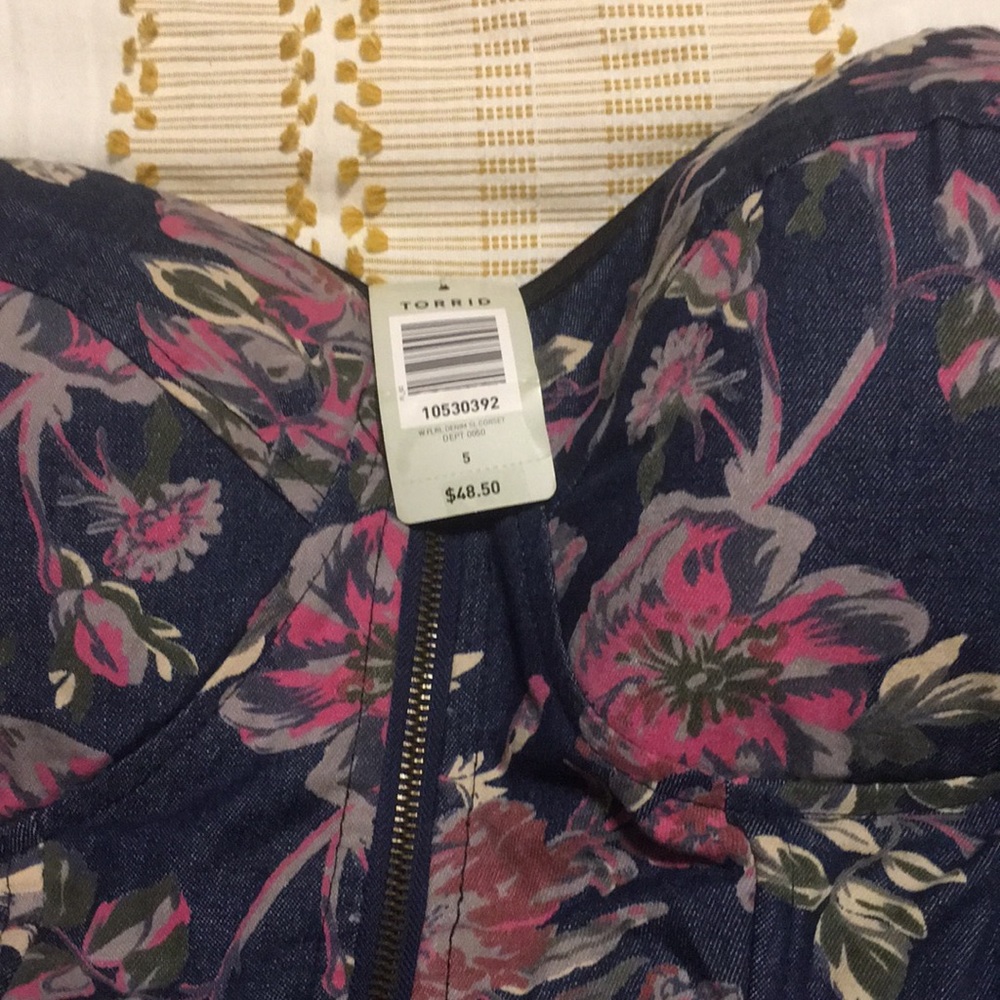 Torrid corset new ready for night out - Picture 2 of 4